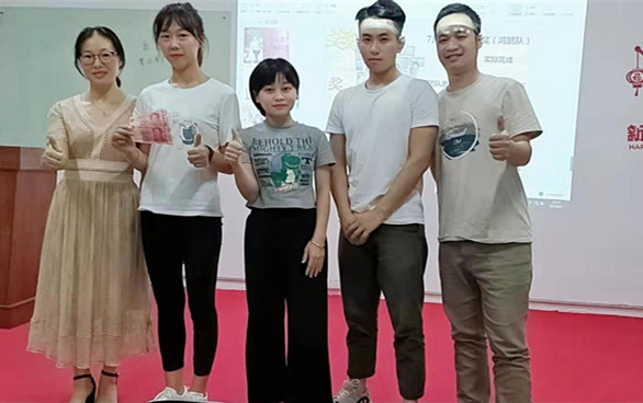 精密行星減速機(jī)廠家團(tuán)隊照片